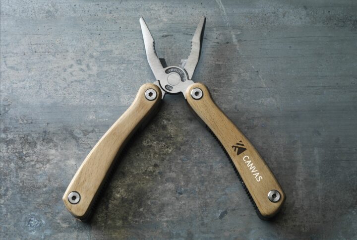 Pince multifonctions en bois