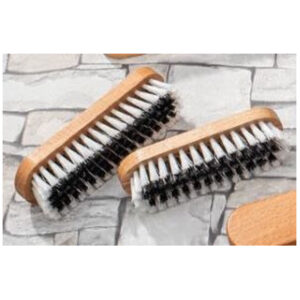 Petite brosse à vêtement