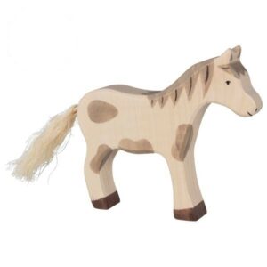Figurine de cheval en bois