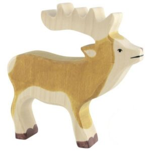 Figurine de cerf en bois