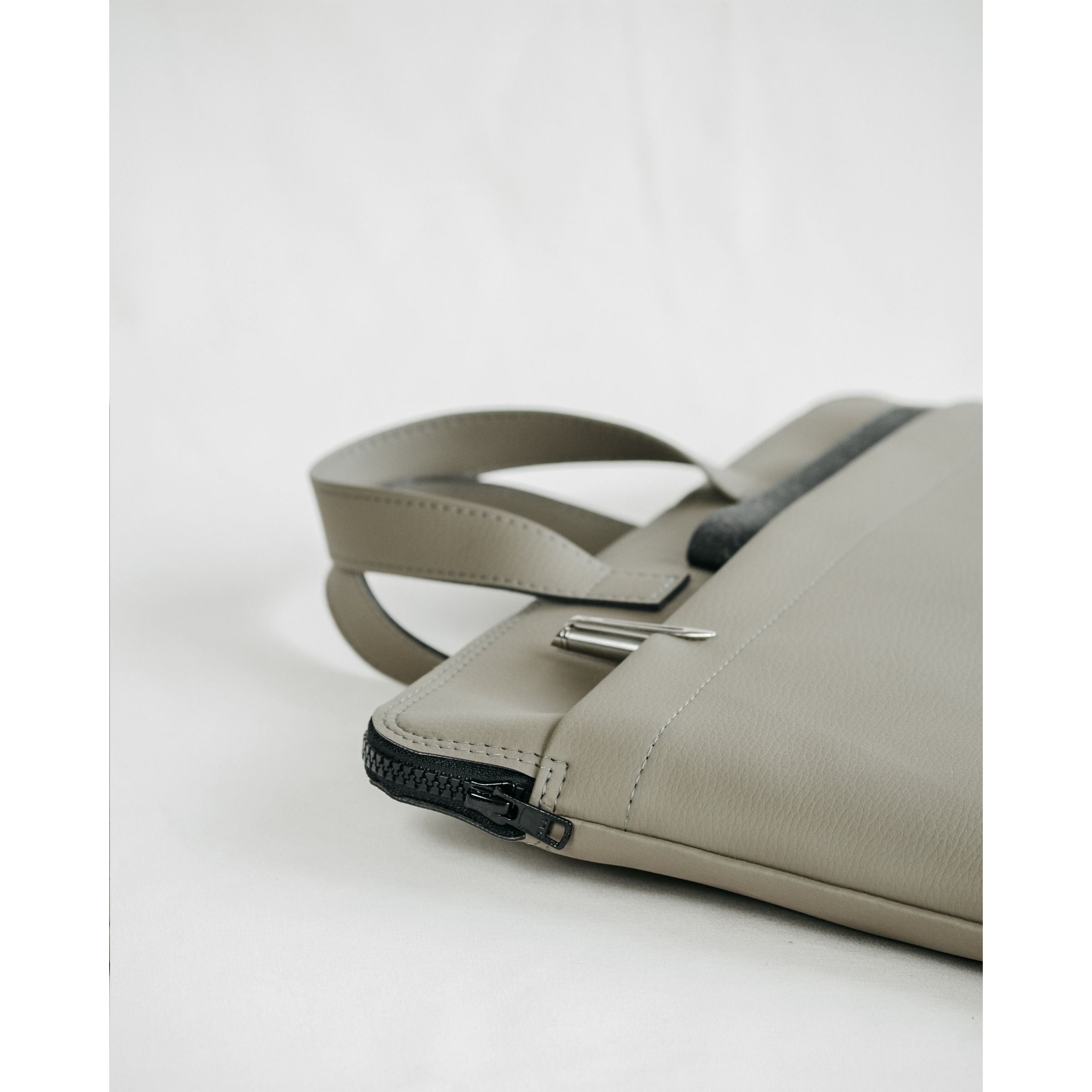 W501-Sacoche ordinateur en pulpe de pomme recyclée W501-Sacoche ordinateur en pulpe de pomme recyclée